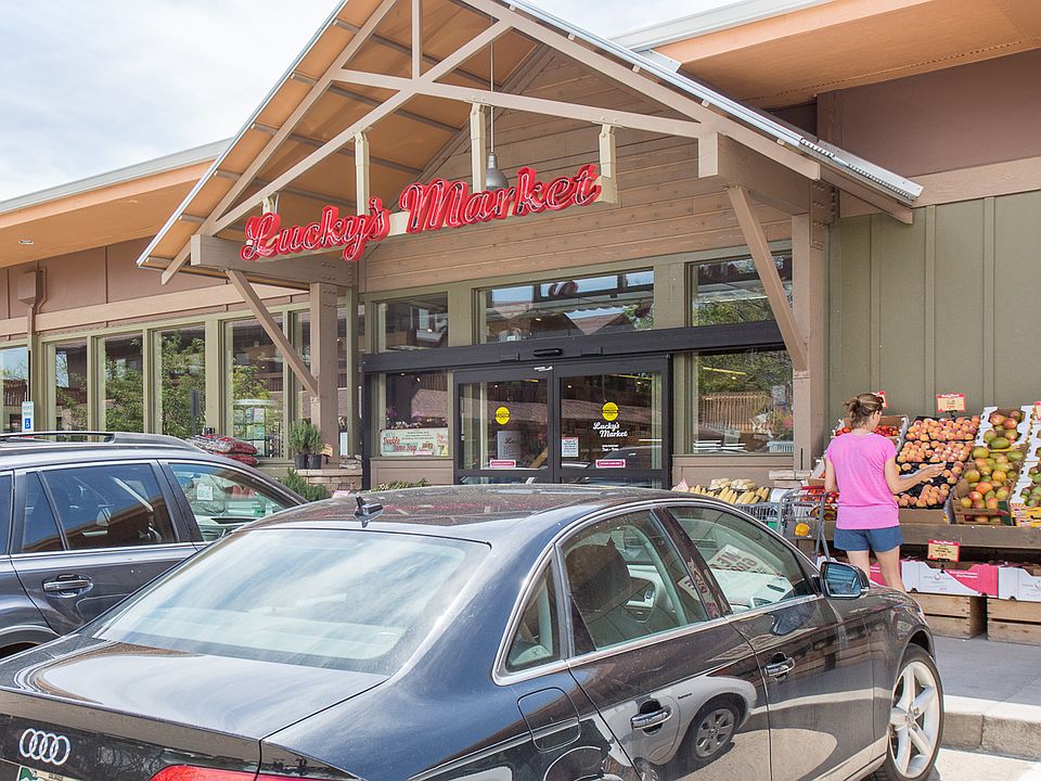 Walk to Lucky's Market!