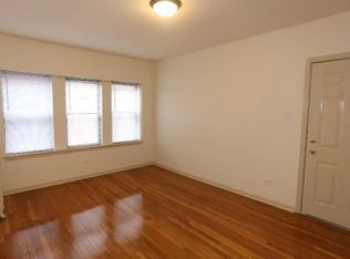 5748 N Winthrop Ave #3, Chicago, IL 60660