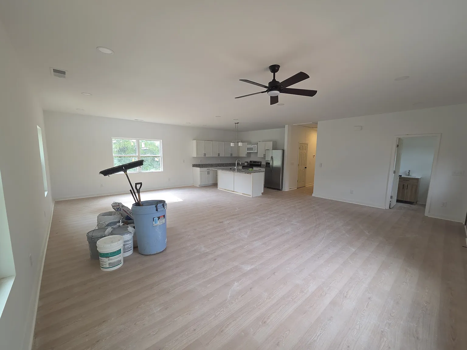 3 bed, 2.5 bath, 1653 sqft, $1,400 — Photo 2