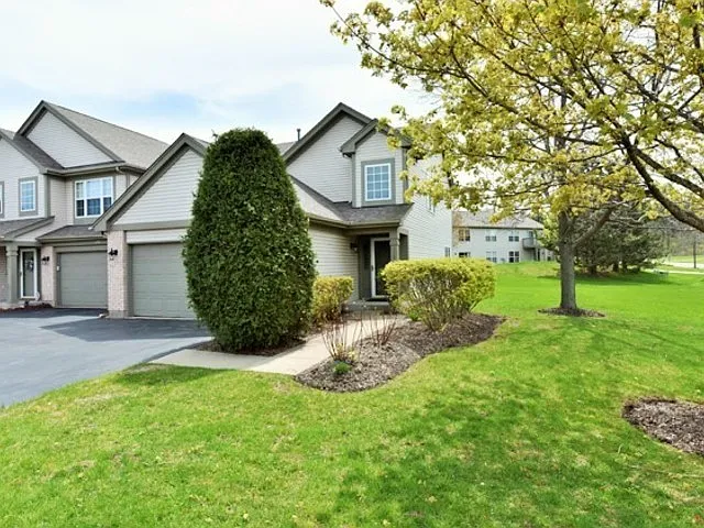 215 Dogwood Ct photo 1