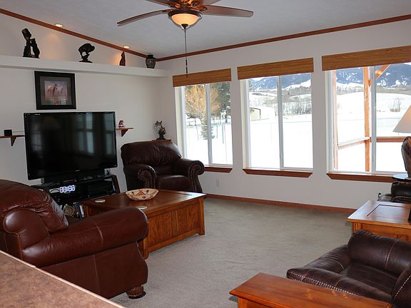 4th image of 77 John Ln