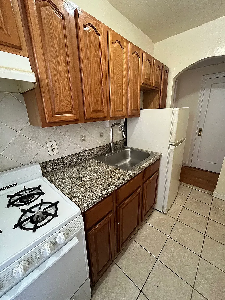 10-11 Nameoke Street — Photo 3