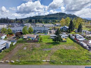 2391 Porter St, Lebanon, OR 97355