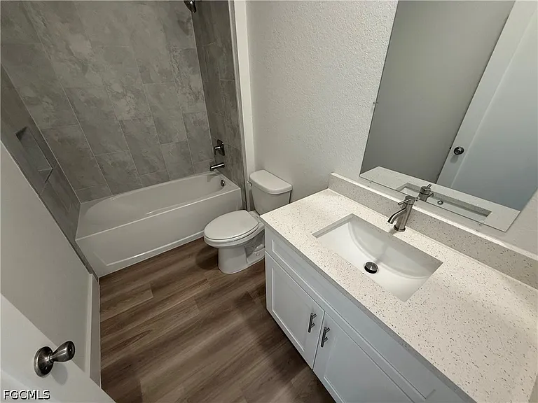 227 Ivan Ave S — Photo 13