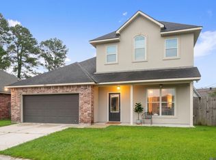 6916 Silver Springs Dr, Greenwell Springs, LA 70739