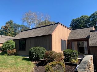 27 Canterbury Ln #27, Avon, CT 06001