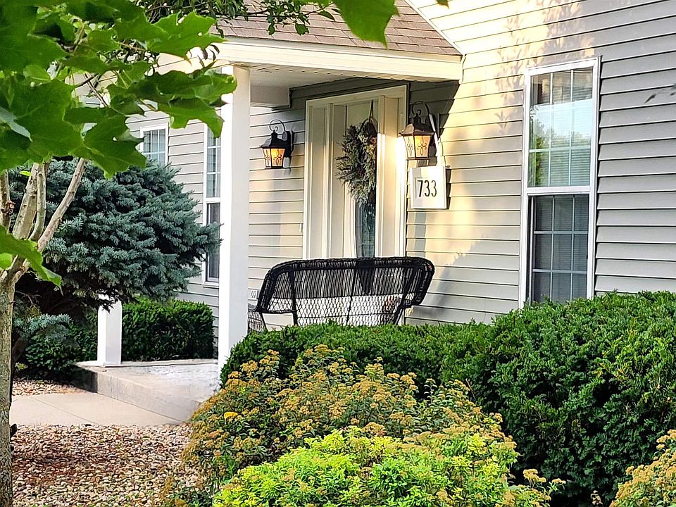 1st image of 733 Lucas Ln
