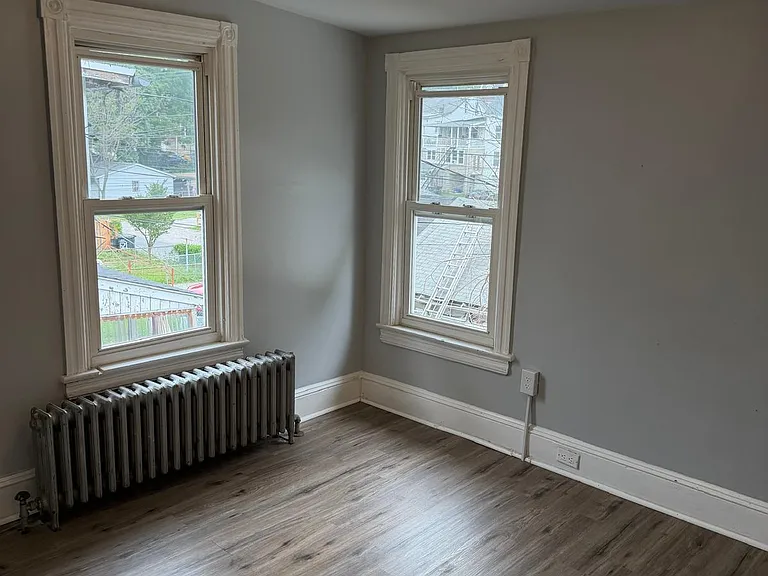 631 Belmont St #1 — Photo 10