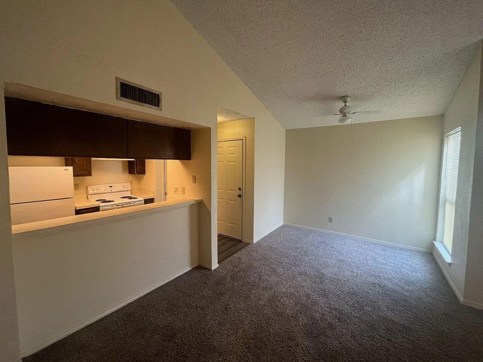 Shadow Tree Condominium — Photo 4