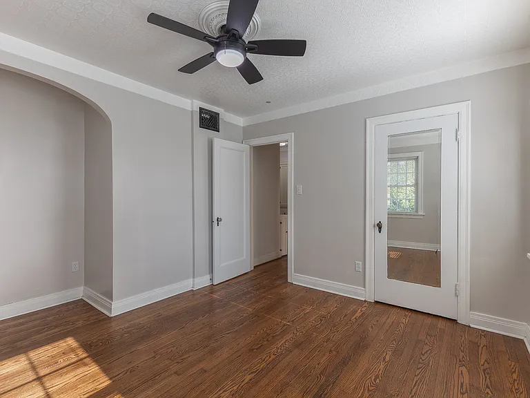 2547 SW 23rd St #UPPER — Photo 25