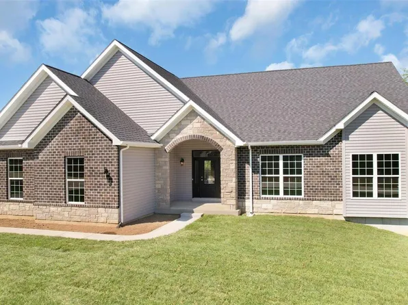 109 Schaper Farms Dr, Foristell, MO 63348