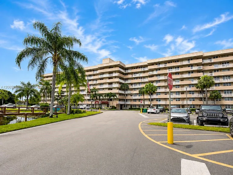 250 Jacaranda Dr #805 — Photo 27