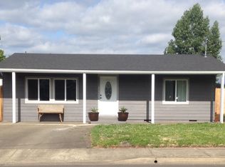 1321 NW Keasey St, Roseburg, OR