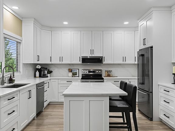 3rd image of 5108 Cecil Ridge Pl