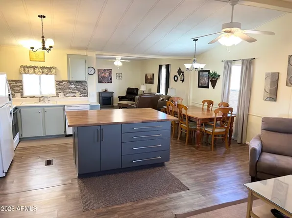 422 S 76TH Way, Mesa, AZ 85208