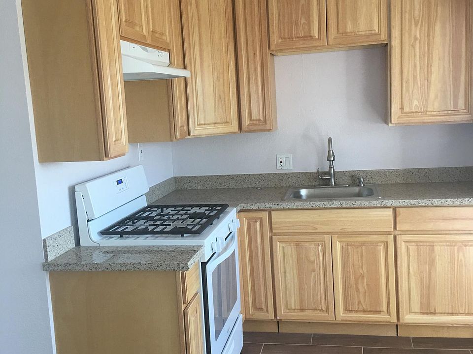 1st image of 120 Gardiner Ave