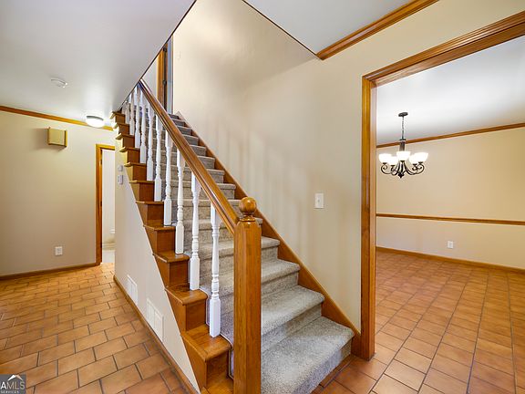2nd image of 104 Lake Somerset Dr NW