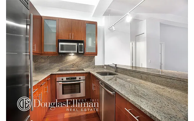 Rented by Douglas Elliman | media 23