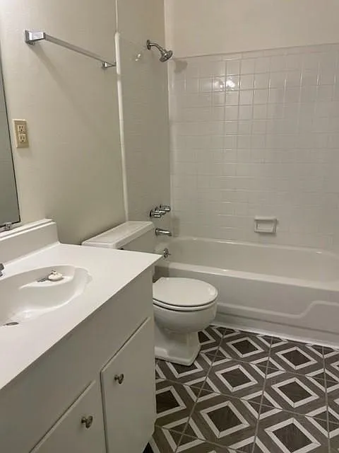 2 bed, $875 — Photo 3