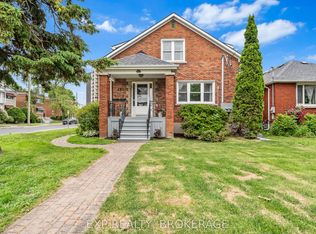 493 College St #3, Kingston, ON K7L 4M8