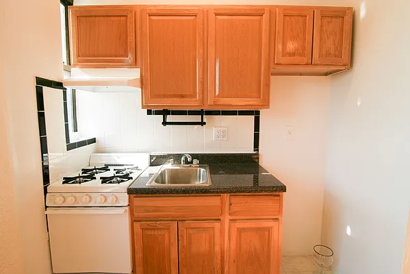 Rented by Horowitz Real Estate | media 30