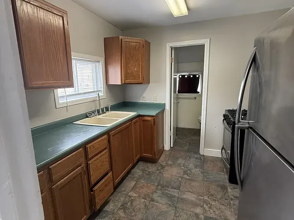 521 Pearl St APT 6, Kalamazoo, MI 49007