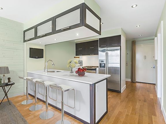 4th image of 660 Bergen St #4E