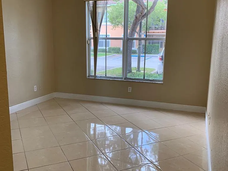 3549 Forest Hill Blvd #25 — Photo 10