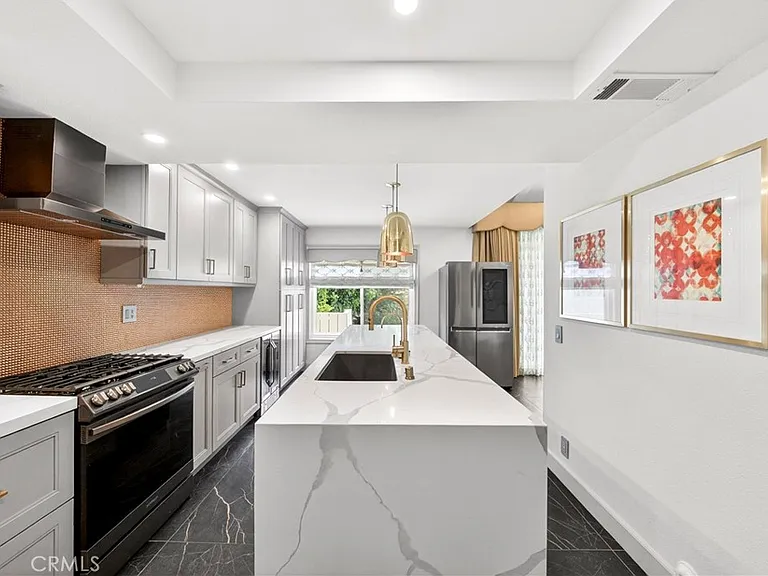 1034 Creekside Dr — Photo 11