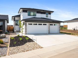 6109 N Thirteen Street Close, Lloydminster, AB T9V3S2