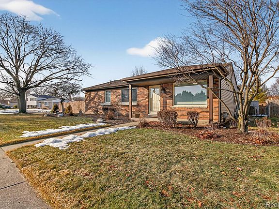 2nd image of 15715 Exeter Ct