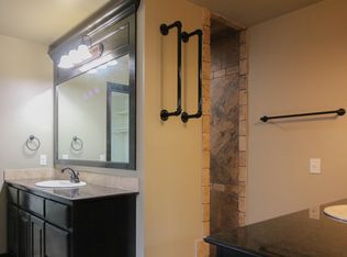 1004 Lindsey Ln, Moore, OK 73160