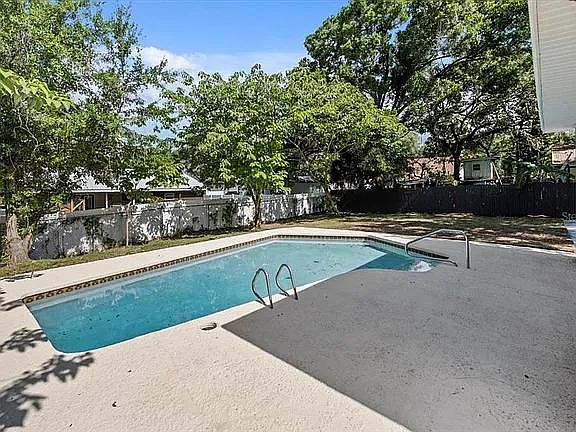 3rd image of 4208 North Blvd