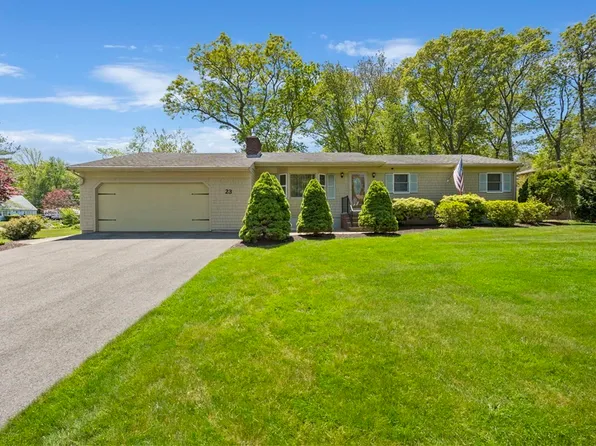 23 Briar Dr, Westport, MA 02790