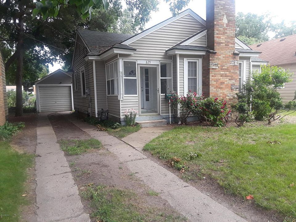 2nd image of 829 Alger St SE