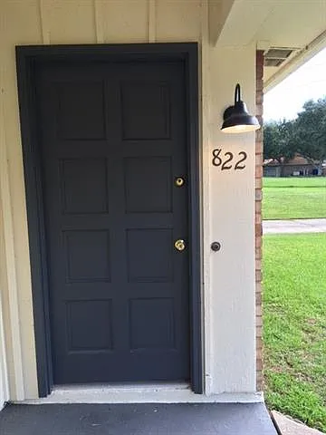 2 bed, 1.5 bath, 1400 sqft, $1,300 — Photo 2