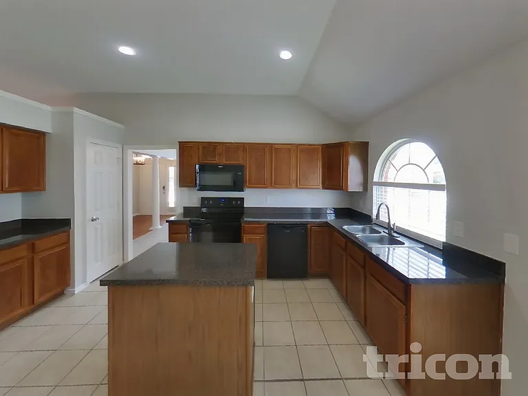 8021 Ashridge Rd — Photo 6