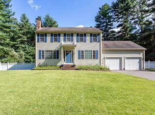 6 Round Table Ln, Taunton, MA 02780