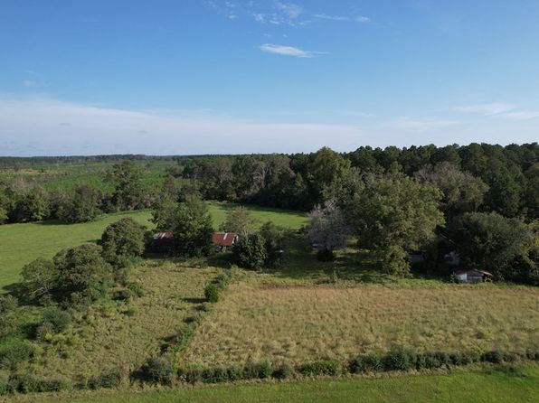 2057 County Road 1095, Wiergate, TX 75977