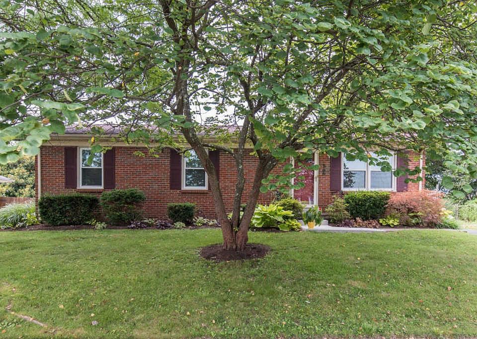 1st image of 566 Stonehaven Dr
