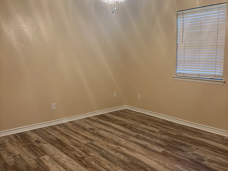 4111 Shawnee Cir — Photo 8