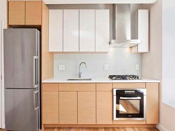 2nd image of 137 Nelson St #4BK