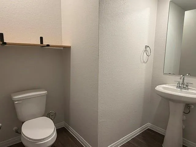 101 Lbj Ln — Photo 10