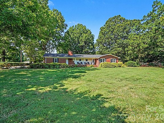 2nd image of 12620 Idlewild Rd