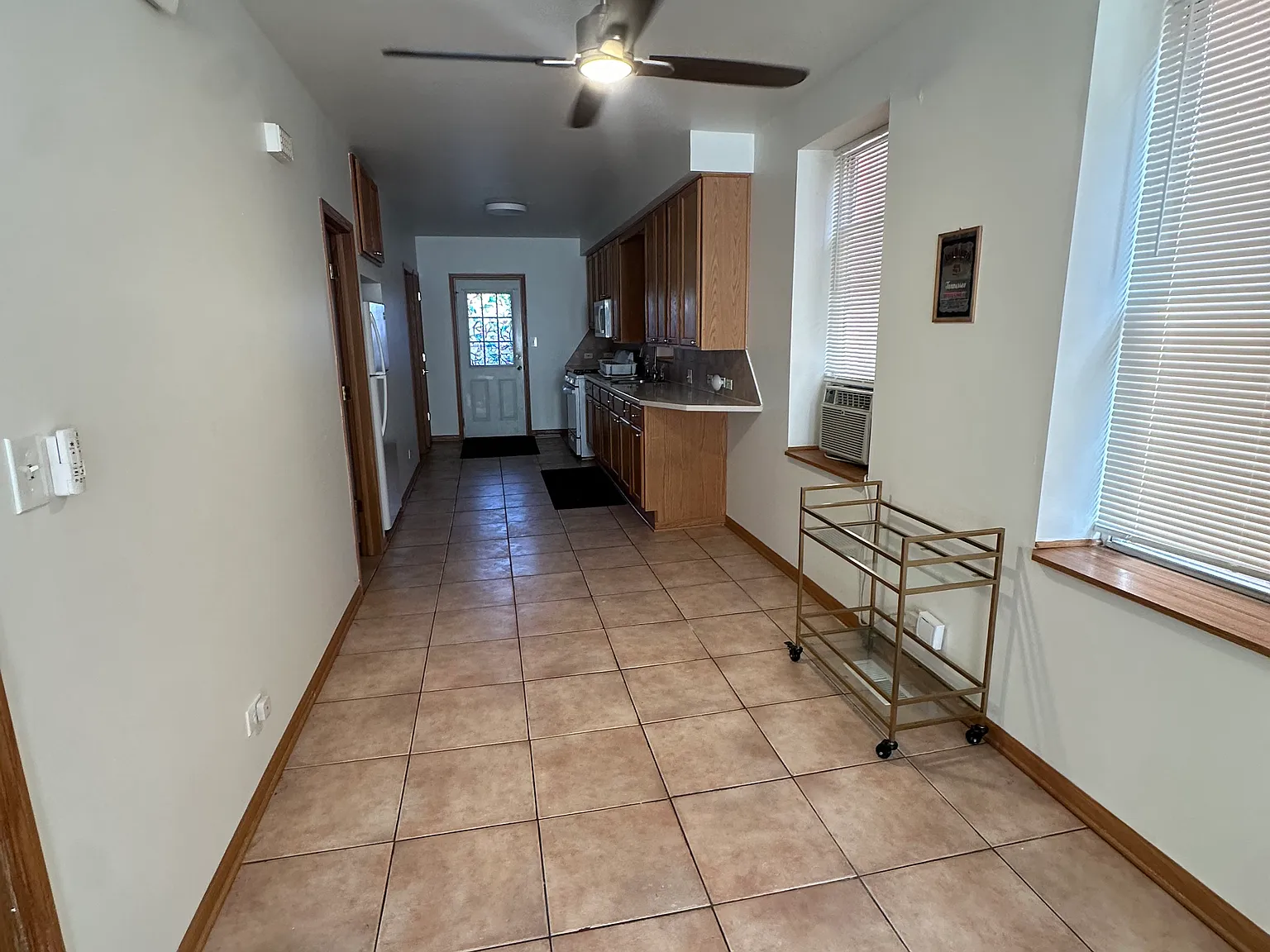 1 bed, 850 sqft, $1,350 — Photo 3