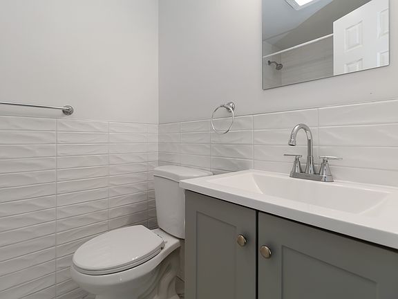 4th image of 1016 Ashworth Cv #C