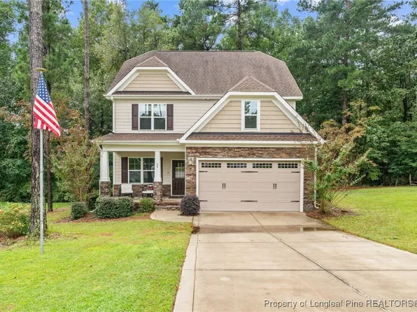 32 Waterside Cir, Spring Lake, NC 28390