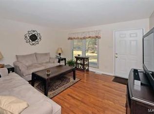 2100 Heather Ln, High Ridge, MO 63049