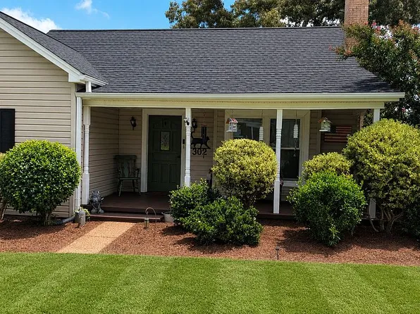 302 Caldwell St, Campobello, SC 29322