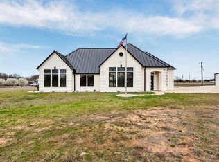 157 Country Place Ln, Van Alstyne, TX 75495